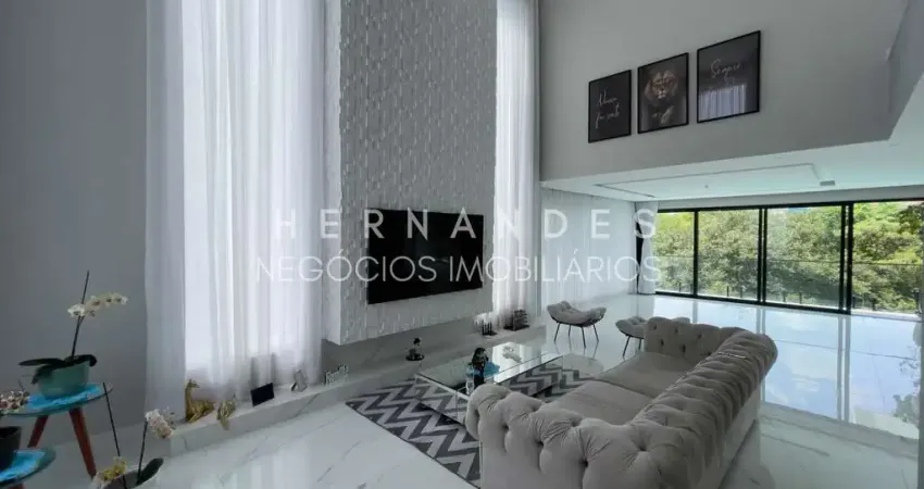 Imperdível: Casa em Condomínio de Luxo com 4 quartos, 4 suítes e 440m² na cidade de Santana de Parnaíba-SP, bairro Suru.