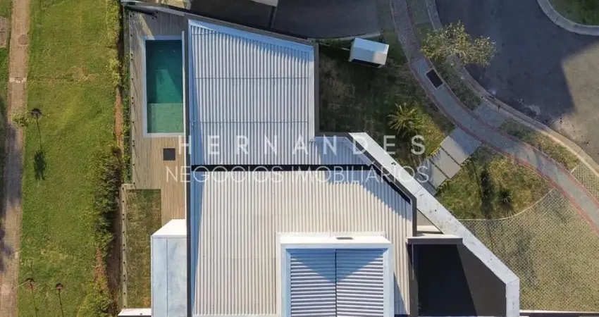 Casa em condomínio exclusivo - 4 quartos, 4 suítes, 3 salas, 4 vagas