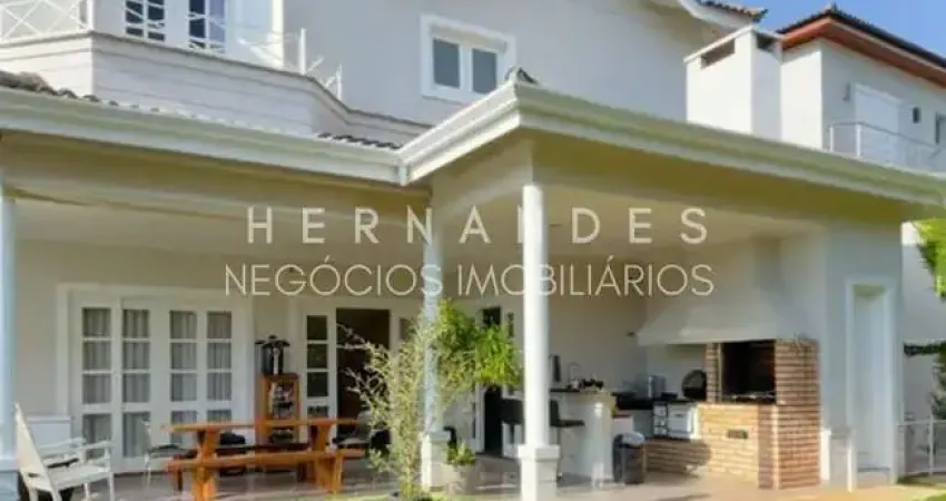 Casa de Luxo em Condomínio em Alphaville: 5 Quartos, 2 Suítes, 300m² - Santana de Parnaíba-SP
