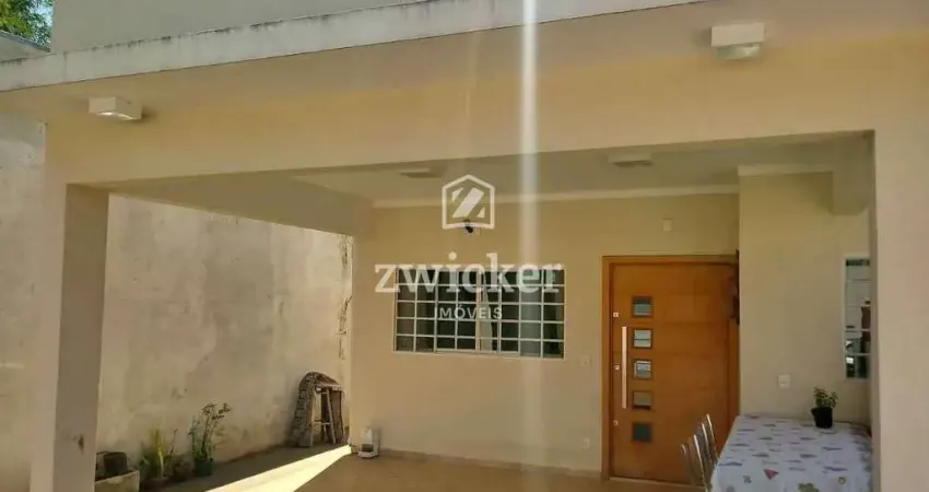 Venda: Casa com excelente acabamento no Vale do Igapó III