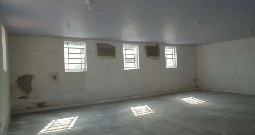 82,37 AU SALA COMERCIAL EM SANTANA