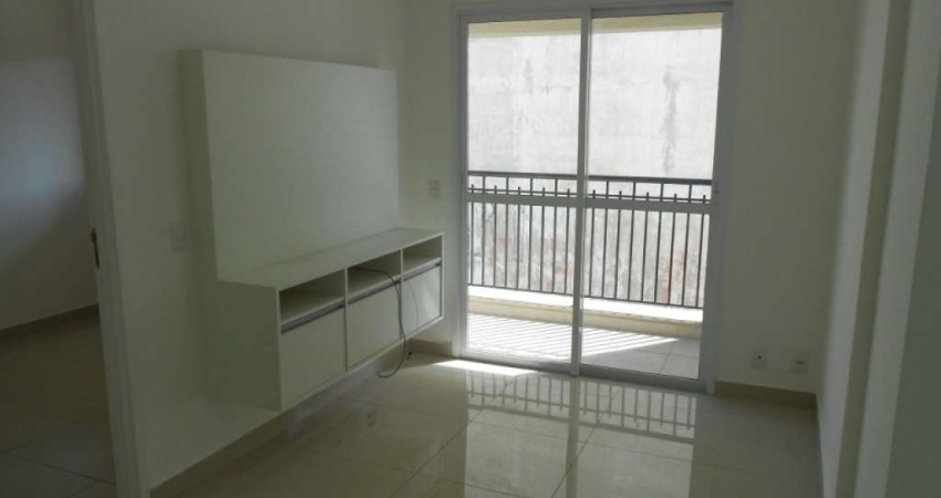 BONITO APARTAMENTO FRENTE AO METRÔ