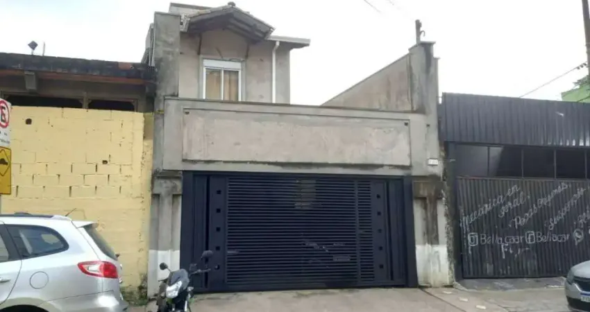 Casa/sobrado com 223m2 AC, 3 dorm. (1 suíte c/closet) 2 vagas cobertas