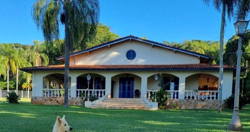 Casa à venda em maravilhoso Condomínio Parque Náutico!!