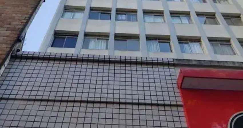 Studio semi mobiliado p/ locação, com 29,7 m. AU, sem vaga. Próximo ao Mackenzie e Santa Casa.