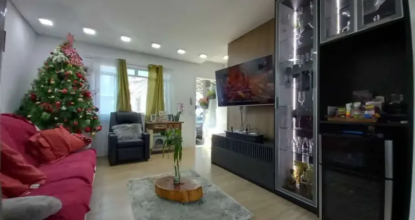 Casa de condomínio, com 3 dorm (1 suíte) e 2 vagas!