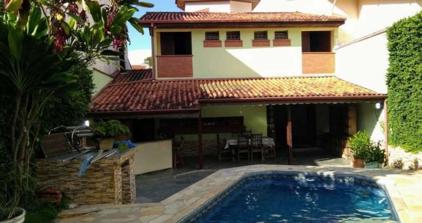 Casa com 5  dorms na Vila Oliveira R$1.200.000,00