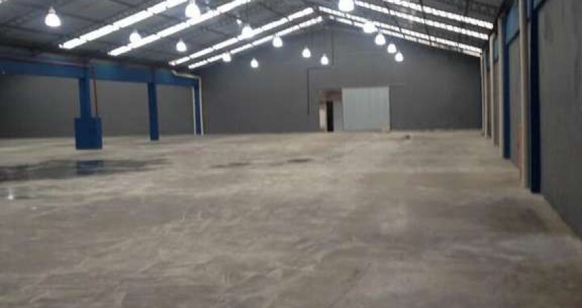 Galpão - Com área total de 1.740 m² e construída de 1.543 m² pode-se considerar esse imóvel apto às