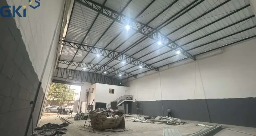 Galpão comercial 350m² para locação, banheiros, 4 vagas para carro na frente na Vila California - SP