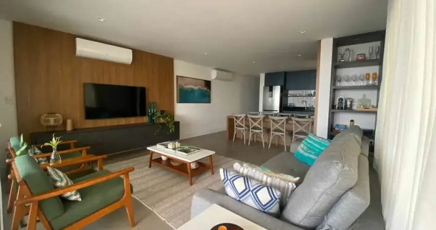 Linda casa com vista para o mar, com uma localização maravilhosa da praia de Juquehy!!