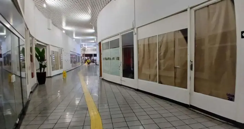 Loja térrea em galeria c/ mezanino para locação, c/ 70 m. au. prox. praça da republica.