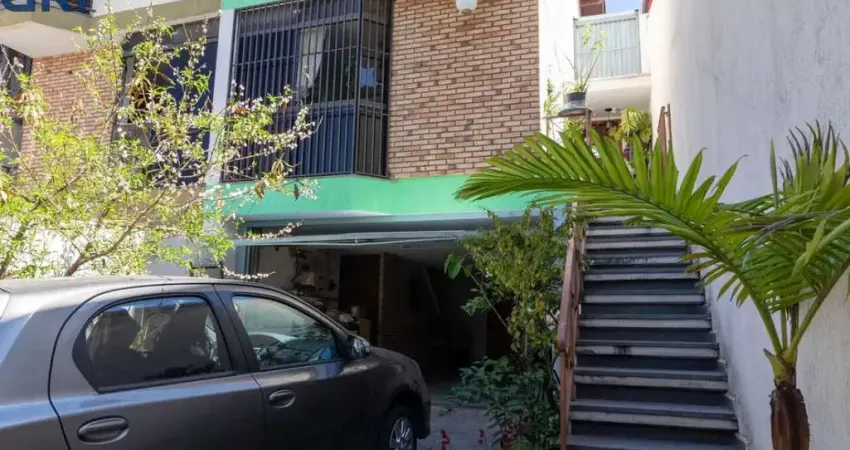 Lindo sobrado c/ 398m²n AU 4 dormrs. 4 suítes c/ 3 varandas - 6 banheiros - 2 vagas - churraqueira