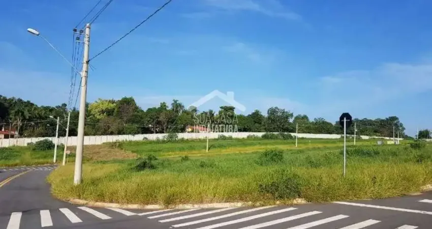 Lote de esquina com 432m² no condominio jardim piemonte em itaici