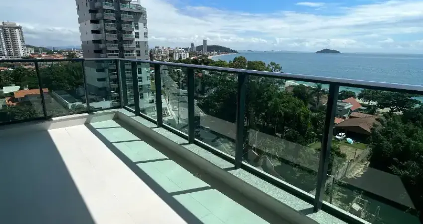Frente mar em penha, com ampla área de lazer para toda a família