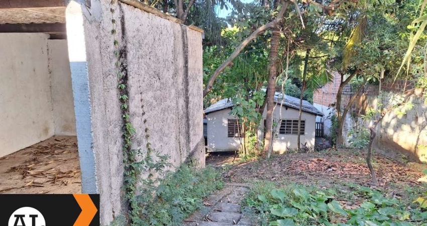 Chácara na cidade à venda 10 m X 50 m caído p os fundos, total 500 m2 Jardim Europa, divisa com o Parque das Aguas Vermelhas