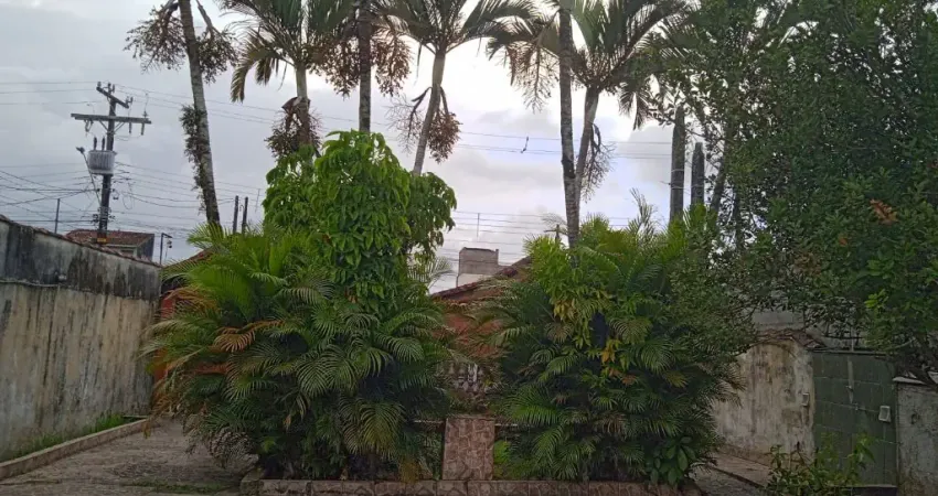 Casa Térrea, 2 Dorms à Venda, Balneário Itaguaí, 300 m²