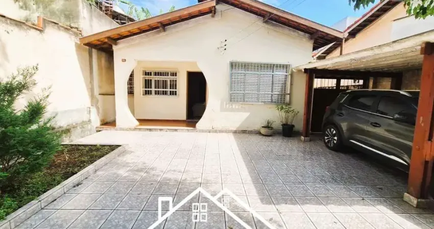 Casa com 2 dormitórios, edícula, e 3 vagas de garagens, à venda na vila arriete