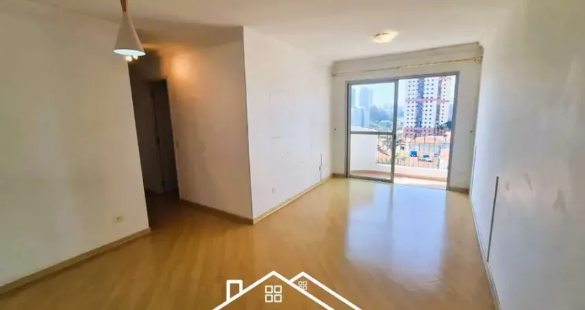 Apartamento com 2 dormitórios, 2 banheiros, e varanda. jardim marajoara