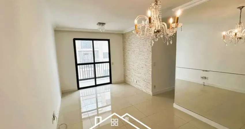 Apartamento com 3 dormitórios, suíte, varanda, e vaga de garagem, para venda em interlagos