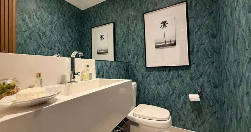 Cobertura frontal ao mar com 5 suítes, 6 banheiros, 4 vagas de garagem com 395m²