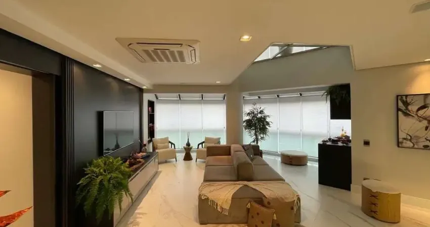 Cobertura  com 4 dormitórios , 4 banheiros, 3 salas e com 198 m²