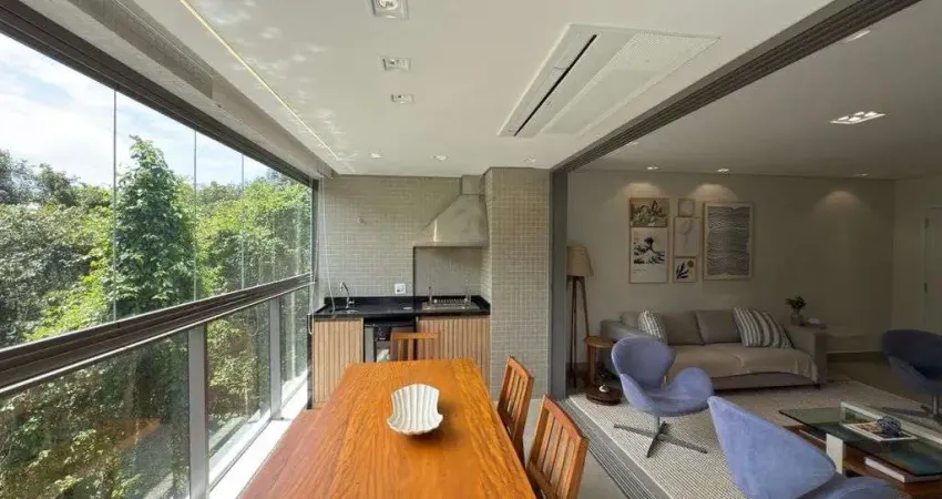 Apartamento amplo a poucos passos do mar disponível para venda em local nobre.