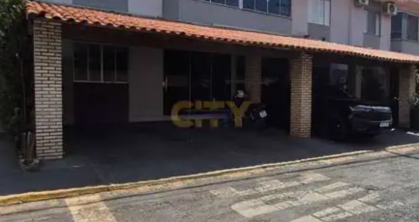 Vende-se sobrado condomínio porto rico (prox. centro político adm)