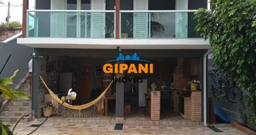 Casa com área de lazer maravilhosa em Jaguariúna