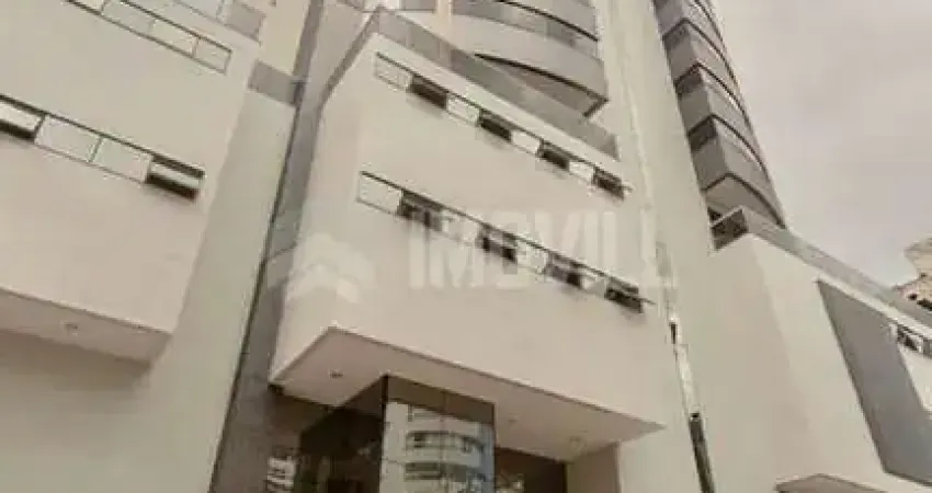 Apartamento mobiliado e equipado com 4 suítes e 3 vagas no edifício villa castelli