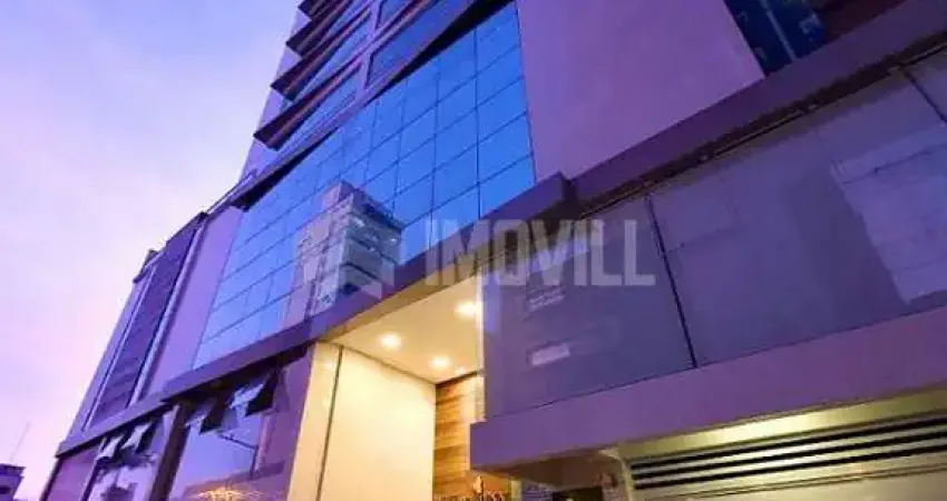 Apartamento com 03 dormitórios sendo 01 suíte e 02 demi-suítes com garagem privativa para dois carros