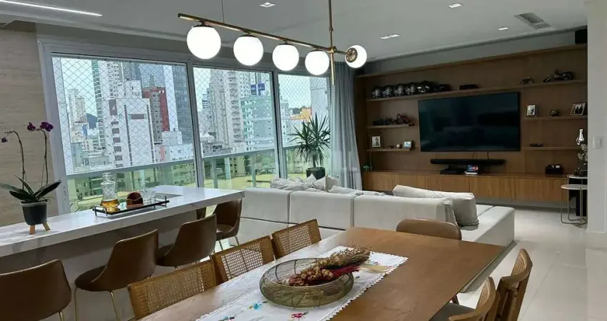 Lindo e amploa partamento finamente mobiliado pronto para morar no centro com 4 dormitórios