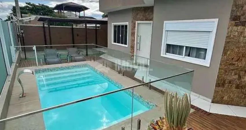 Casa mobiliada pronta para morar em camboriú a 10 minutos da praia central