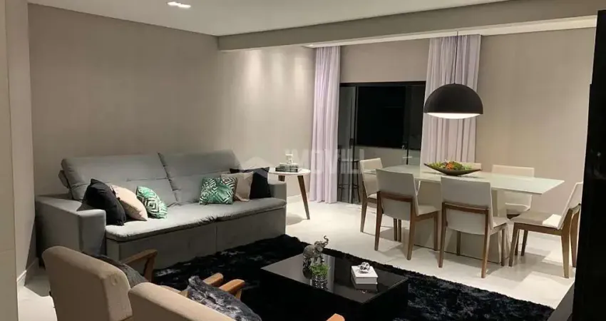APARTAMENTO MOBILIADO E DECORADO COM 01 SUÍTE + 02 DORMITÓRIOS E 01 VAGA