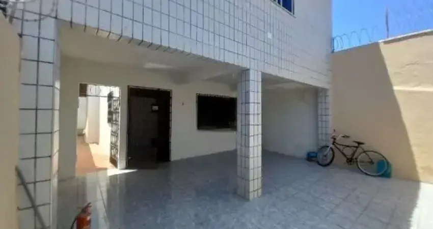 Casa p/ locação 02 quartos 03 banheiros 01 vaga 190m2 quintal no amadeu furtado