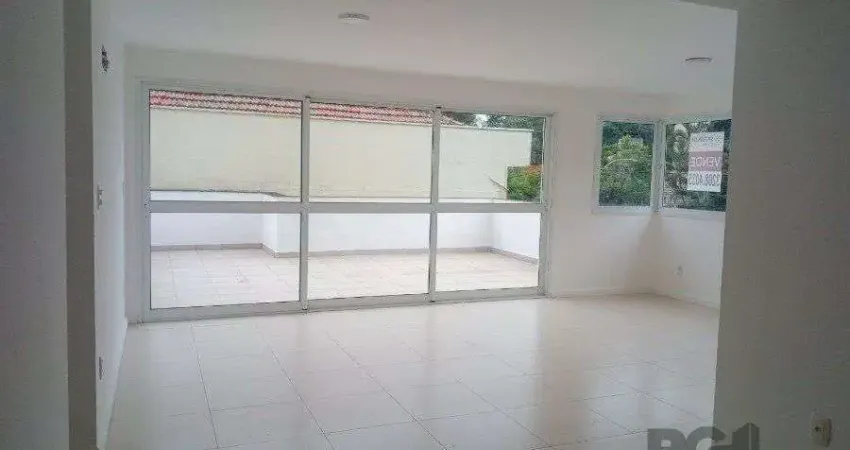 Apartamento garden com 2 suítes, lavado, área de serviço. um pátio enorme muito