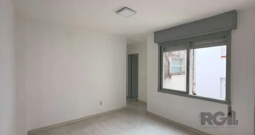 Apartamento 2 dormitórios ensolarado, com vaga de garagem no Menino Deus