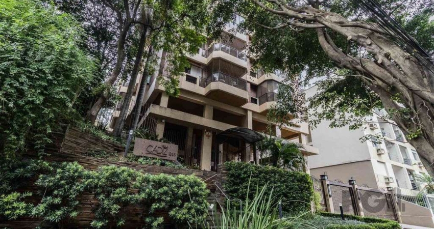Apartamento de três quartos, suíte e duas vagas de garagem no bairro Mont Serrat