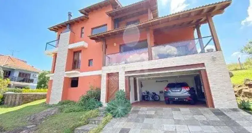 Casa Condominio em Porto Alegre, no bairro Glória, com 3 dormitório(s), e 3 banh