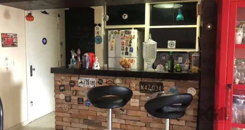 Excelente apartamento 2 quartos, suite e garagem na Cidade Baixa!