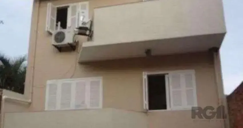 Casa em condomínio 3 dormitórios no bairro Santa Tereza
