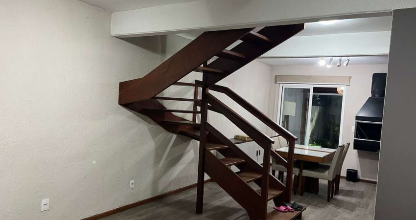 Casa com 3 dormitórios, 1 vaga no bairro Hípica e Porto Alegre, RS
