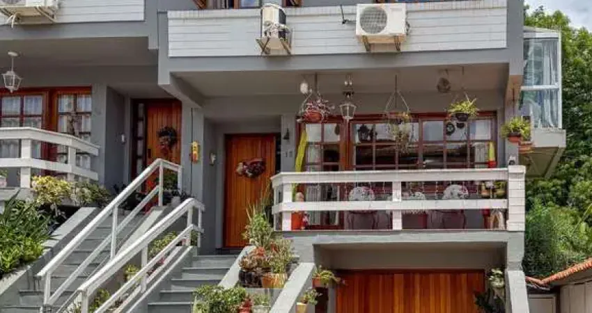 Casa em condomínio bairro Tristeza, com 185m² privativos.
