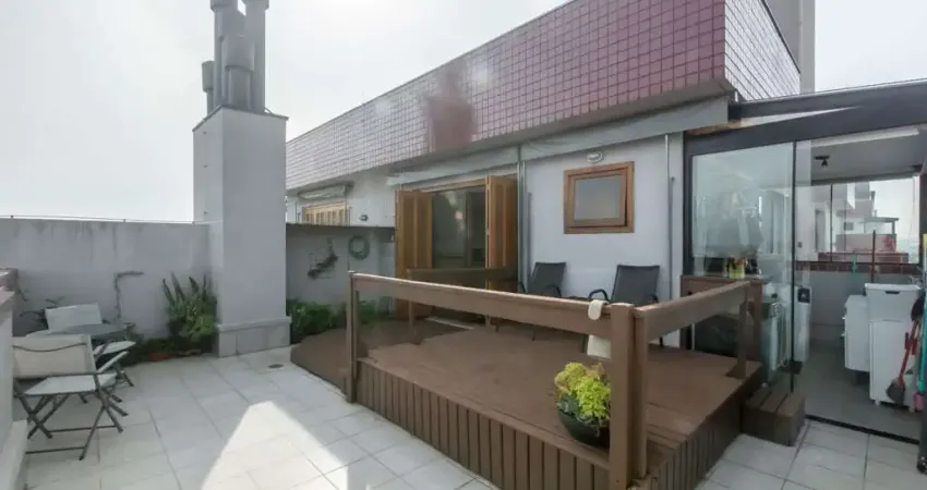 Cobertura com 2 suítes e 2 vagas na Rua Luís de Camões, em Porto Alegre.