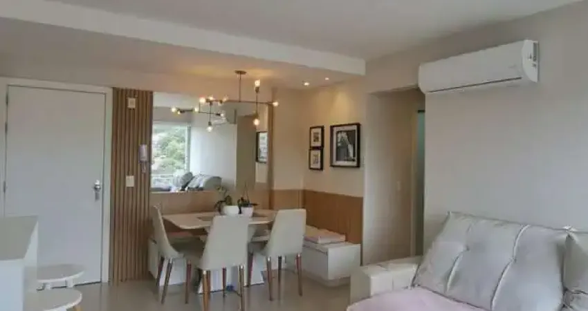 Apartamento Mobiliado com 2 Quartos e Vista Panorâmica em Porto Alegre