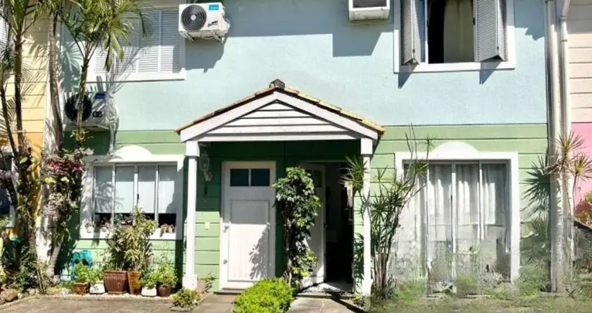 Casa em condomínio no bairro Sarandi de 2 dormitórios, vaga e infra