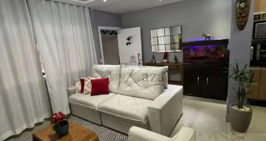 Oportunidade - Casa - Jardim Torrão de Ouro - 3 Dormitórios - 133m².