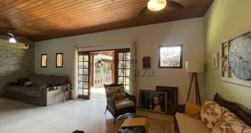 Oportunidade - Casa - Parque Vivamar - Ubatuba - 8 Dormitórios - 291m².