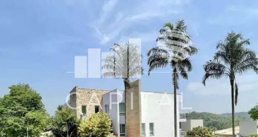 Casa de Alto Padrão a Venda  No Condomínio Golf Village - Granja Viana