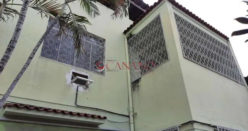 Apartamento tipo casa com terraço proximo do Norte Shopping