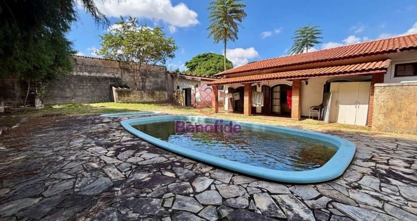 Chácara com 4 dormitórios à venda, 600 m² por R$ 1.000.000,00 - Engordadouro - Jundiaí/SP